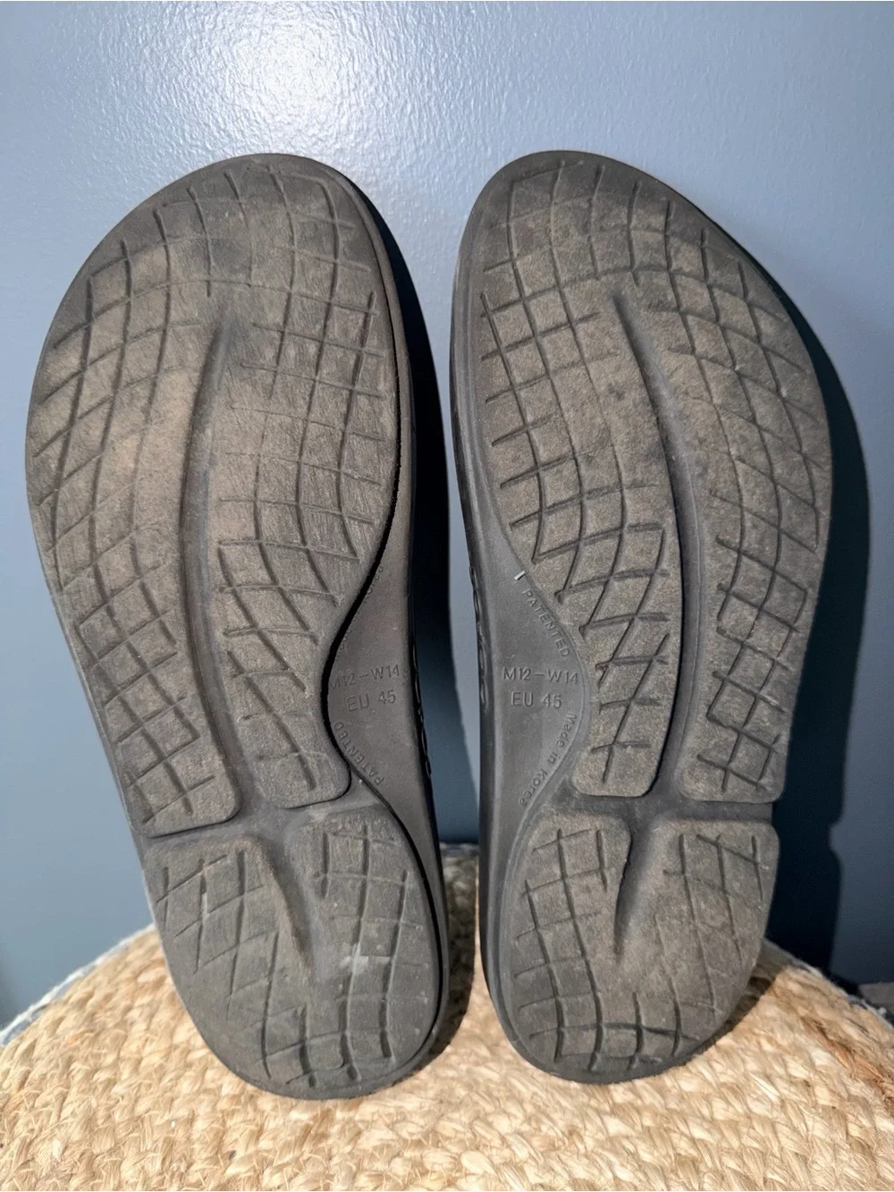 OOFOS Comfort Recovery Slides.